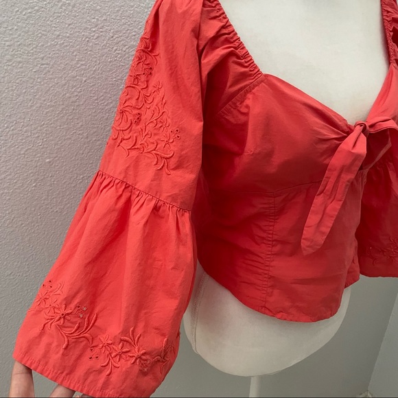 Free People boho coral embroidered sleeve crop top size medium - Picture 3 of 8